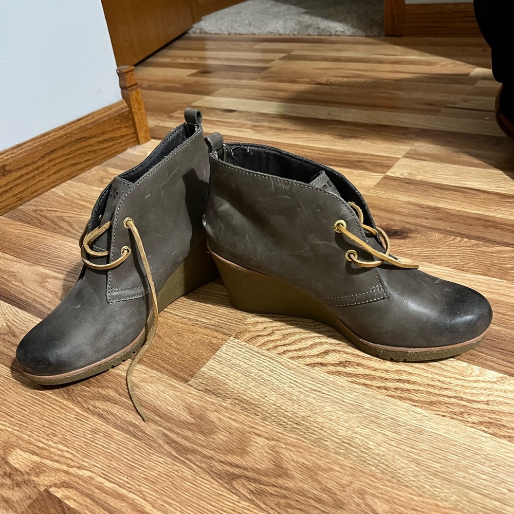 Sperry wedge booties